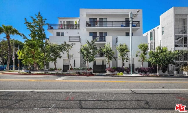 Foto del edificio - 1283 Havenhurst Dr