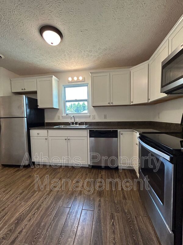 Foto del edificio - 105 Howell Way
