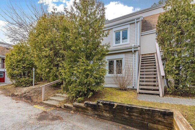 Photo du bâtiment - 49 Trott Blvd