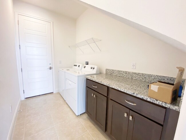 Building Photo - Townhouse in Lake Nona "Eagle Creek" for Rent