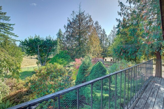 Building Photo - 3Bd/2.75Ba Maple Valley House