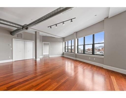 Building Photo - 126 N Washington St