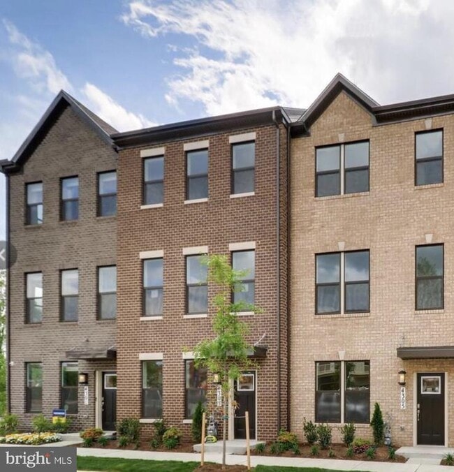 Building Photo - 4303 Medfield Ave