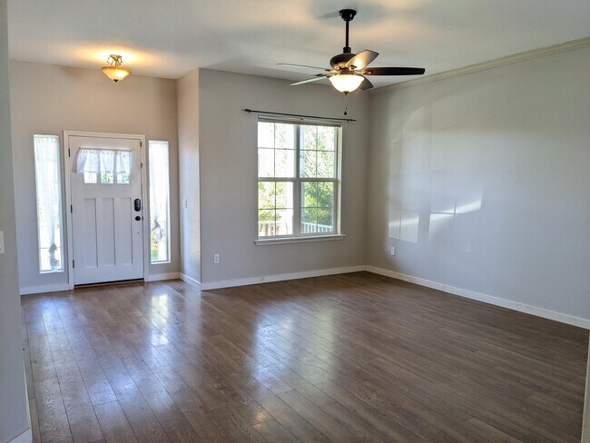 Building Photo - 7422 Greystone Dr