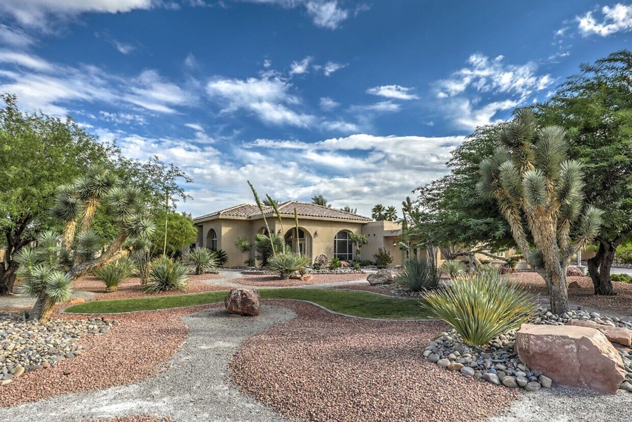Primary Photo - STUNNING FULLY CUSTOM HOME ON 1 ACRE PRIVA...