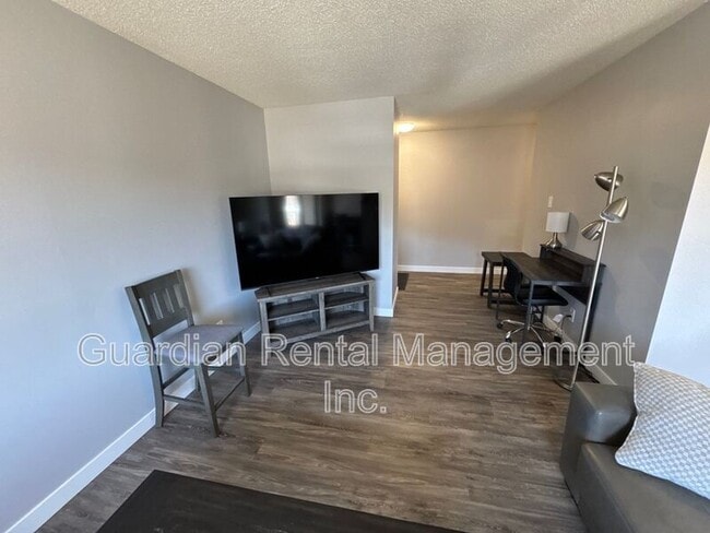 Building Photo - 117 Centennial Dr