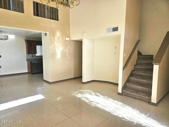 Foto del edificio - 1657 St Vitus Pl