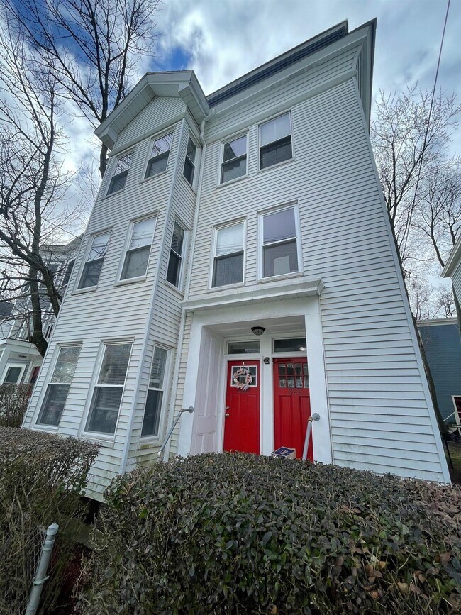 Foto del edificio - 322 Beacon St