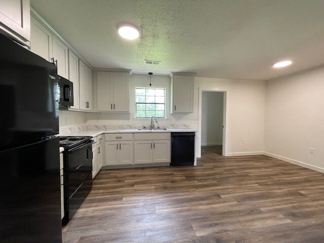 Building Photo - 76 Glenbrook Dr