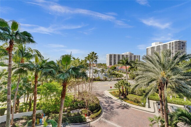Building Photo - 21055 Yacht Club Dr