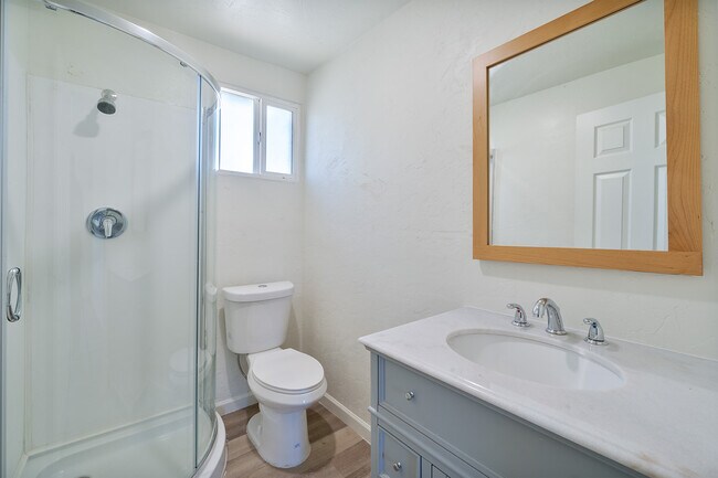 4141 E Lee St photo'