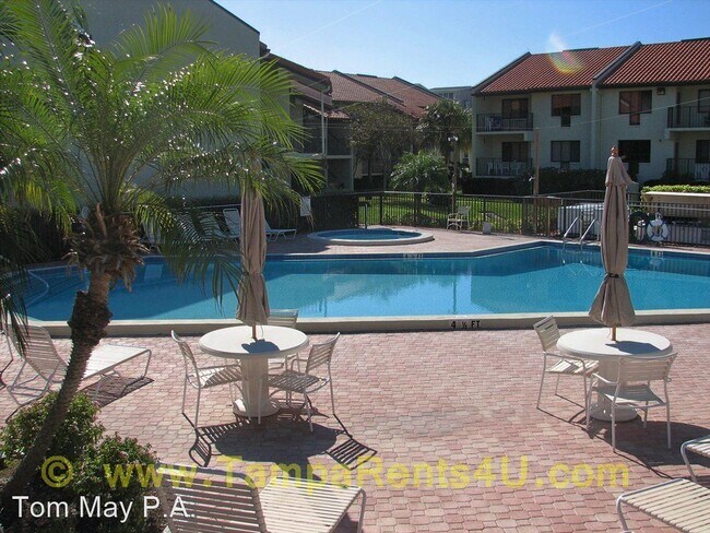 Building Photo - 1515 Pinellas Bayway S