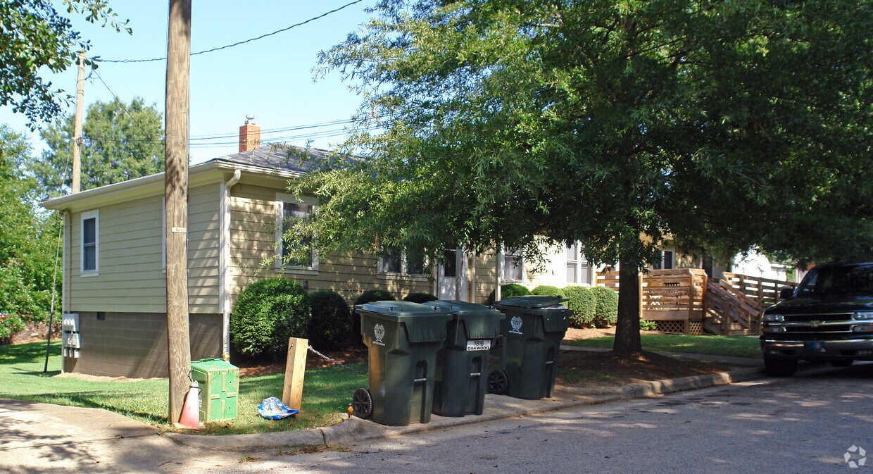 Building Photo - 1812 Oakwood Ave