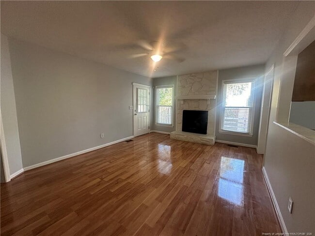 Foto del edificio - 9598 Holbrook Ln