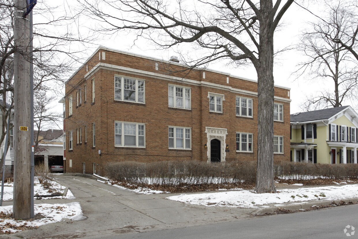 Building Photo - 800 W South St