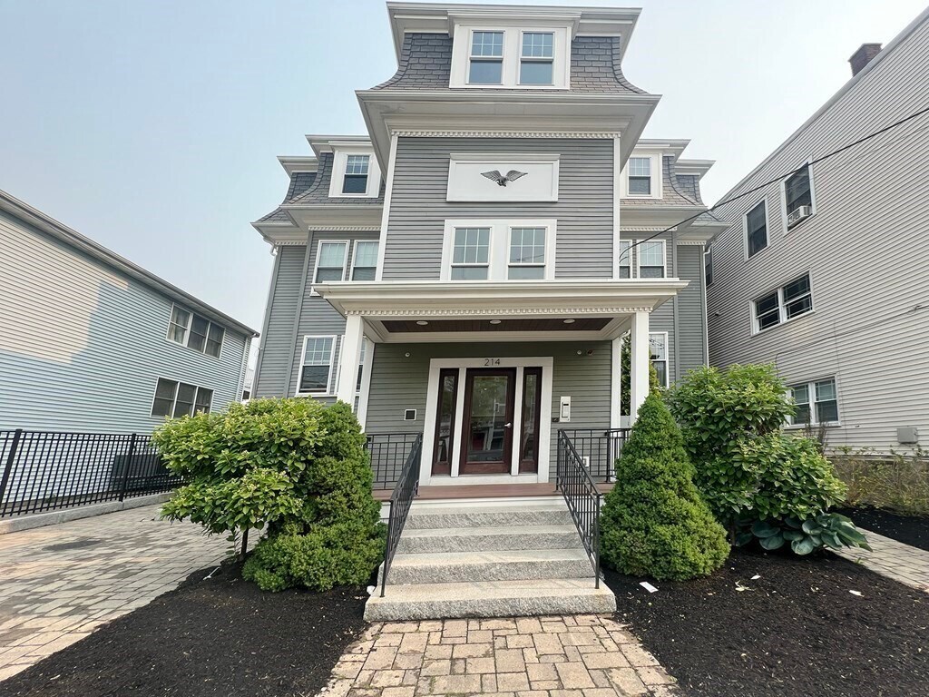 Foto principal - 217 E Eagle St