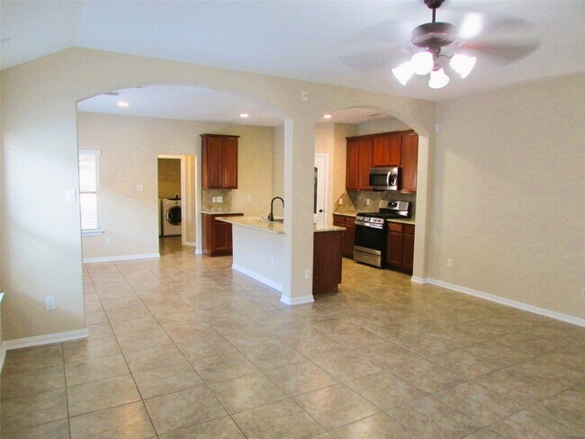 Foto del edificio - 6402 Sweet Orchid Ln