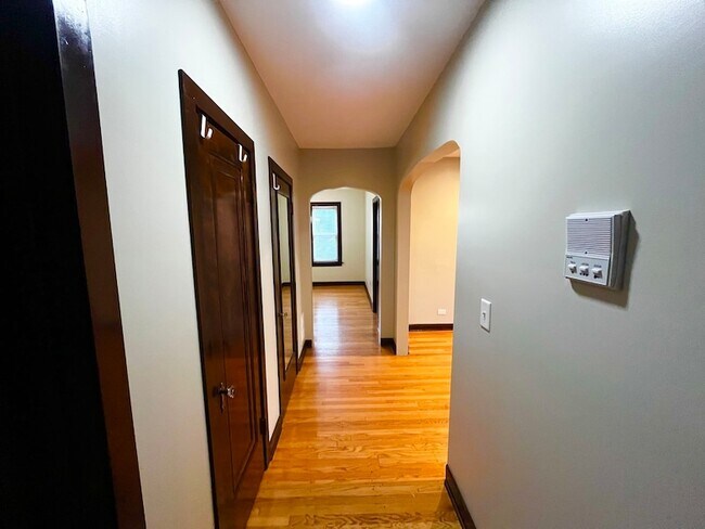 Foto del edificio - 3123 W 55th St