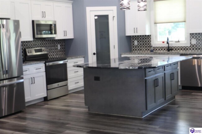 Foto del edificio - 816 Otter Creek Rd