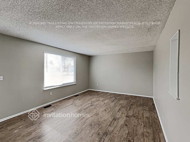 Building Photo - 15735 E Brown Ave