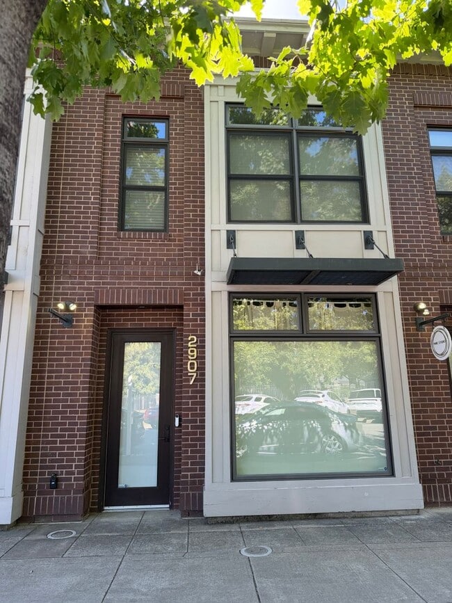 Photo - Rare Live/Work or Residential Opportunity in the Heart of North Oak Park! House