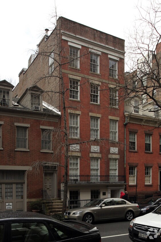Primary Photo - 54 W Tenth St