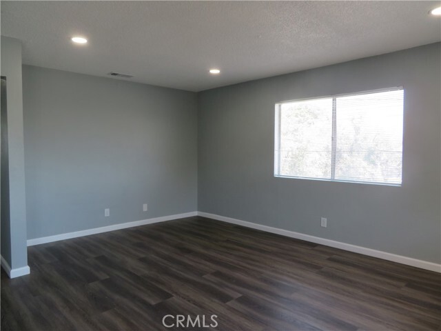 Foto del edificio - 1151 W 9th St