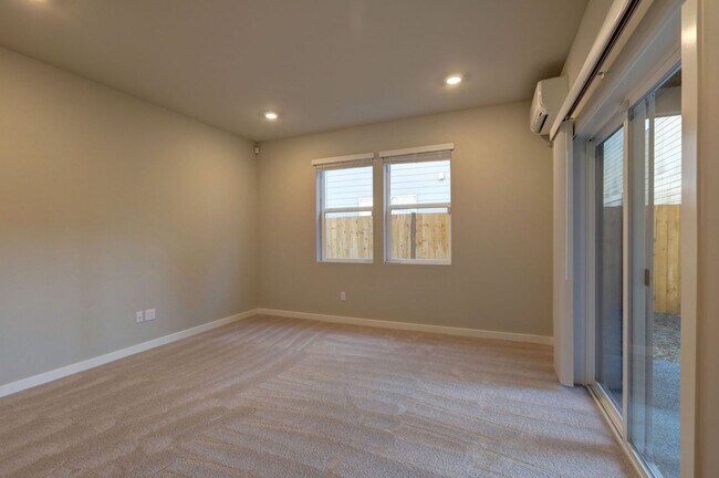 Foto del edificio - Beautiful 4bd, 3.25ba Home Available in Great Community!