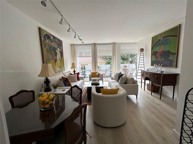 Foto del edificio - 700 Biltmore Way