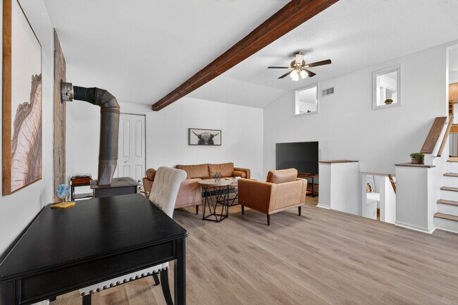 Building Photo - 453 Chamberlin Dr