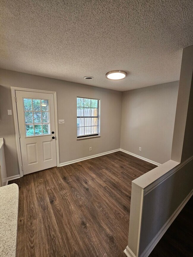 Foto del edificio - 2 Bedroom 2 Bath condo Powell available for immediate move in!