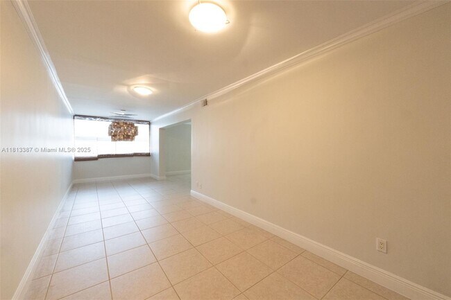 Foto del edificio - 2977 McFarlane Rd