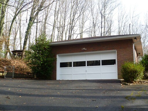 Building Photo - 111 Overlook Rd