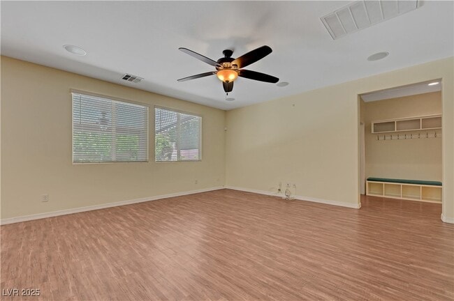 Foto del edificio - 7029 Chestnut Valley St