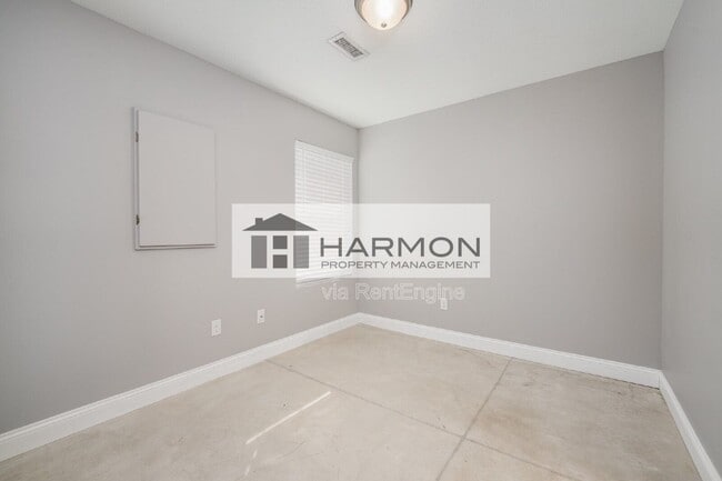 Building Photo - 531 Sunflower Dr