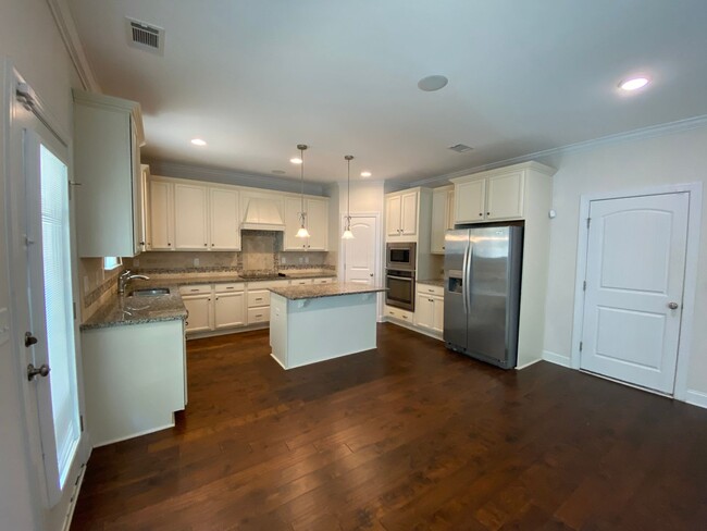 Building Photo - 5BR + # Full Bath Home in The Retreat at B...