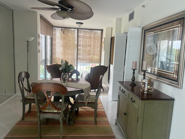 Foto del edificio - 6805 Willow Wood Dr