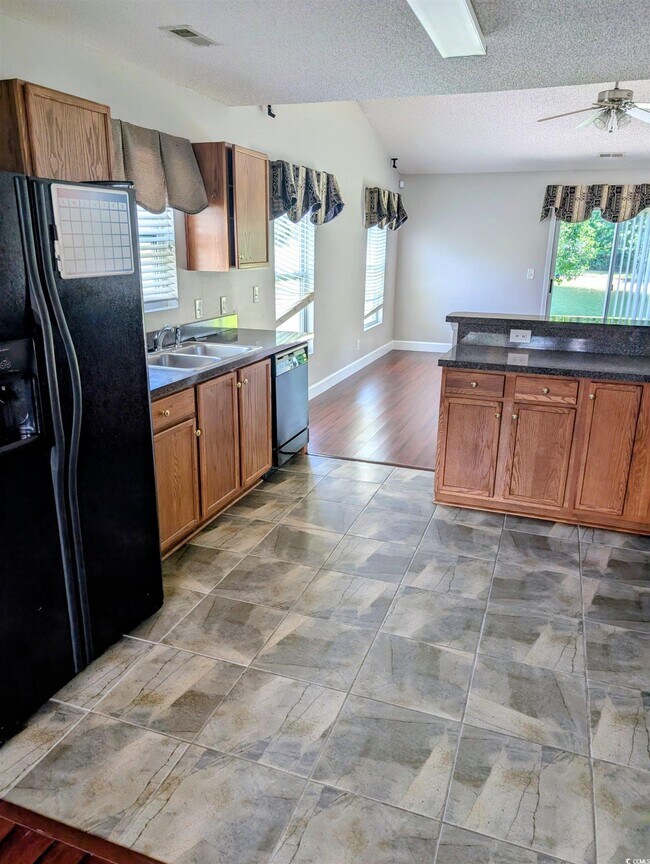 Foto del edificio - 456 Bellegrove Dr