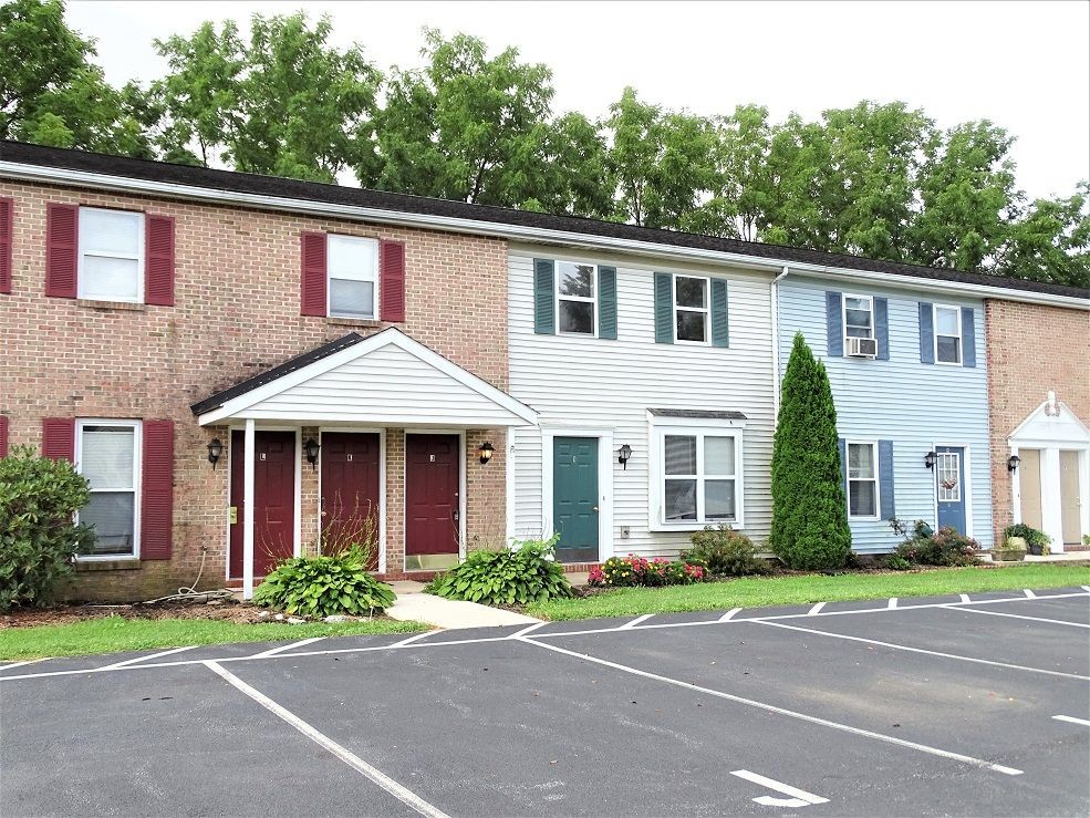 611 Brunnerville Rd Unit F, Lititz, PA 17543 Apartment for Rent in