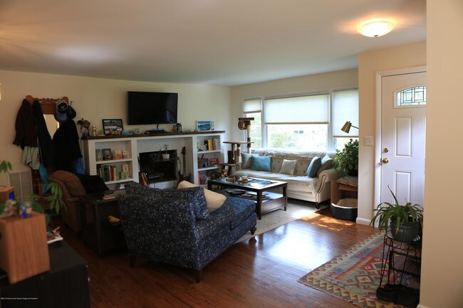 Foto del edificio - 1413 Maple Ave