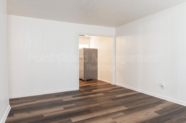 Building Photo - 409 W 31st St S