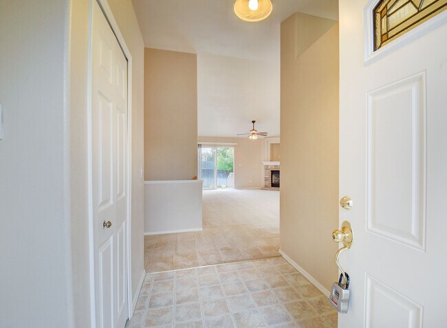 Building Photo - 5623 Marabou Way