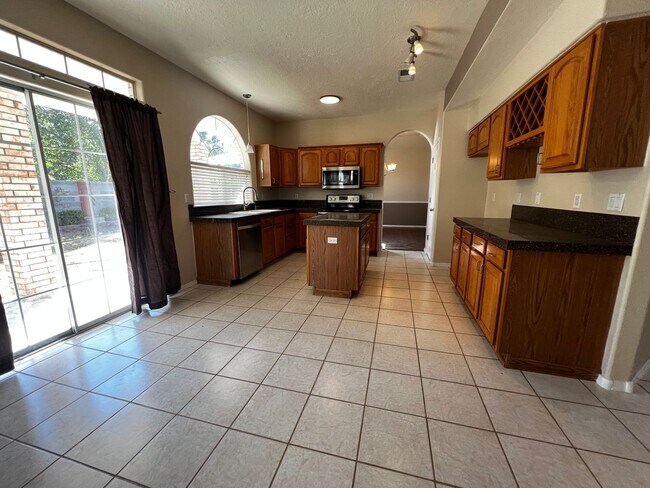 Building Photo - 8716 Ashton Pl NE