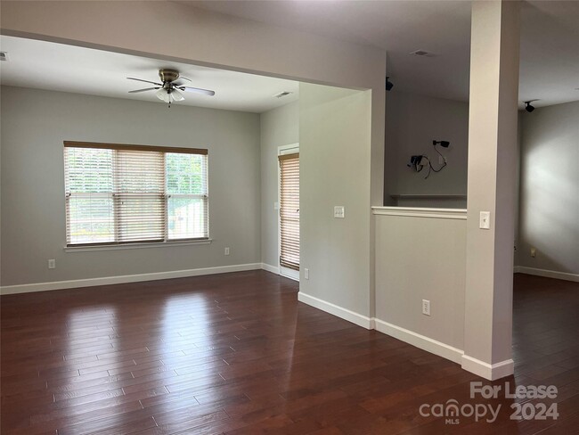 Building Photo - 10413 Dominion Village Dr