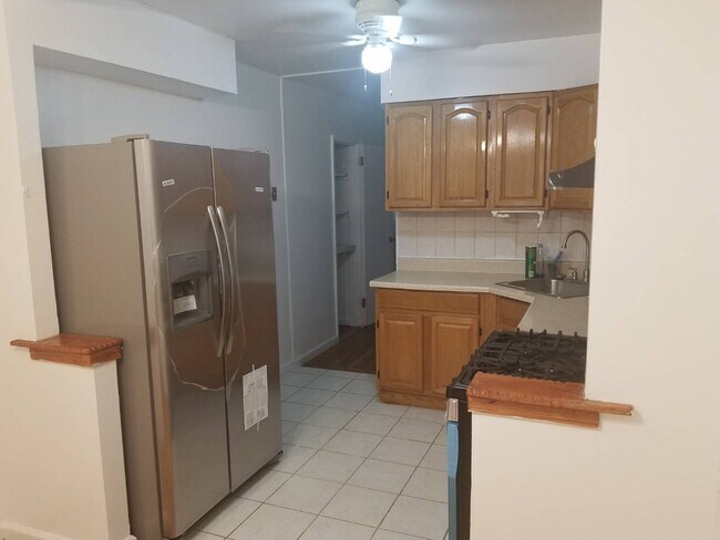 Foto del edificio - 2038 E 60th St