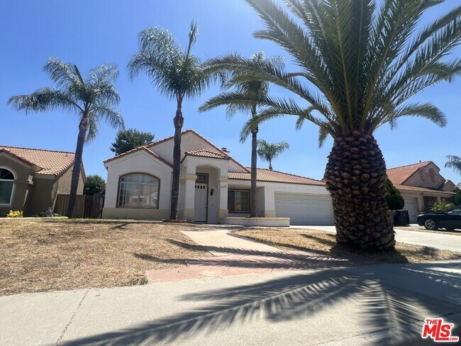 Foto del edificio - 659 Periwinkle Ln