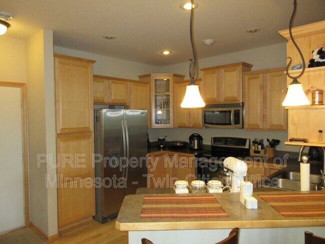Foto del edificio - 3426 Cherry Ln
