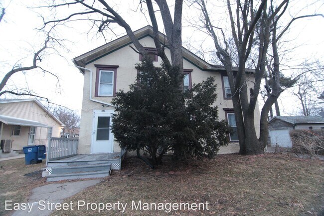 Building Photo - 618 E Locust St
