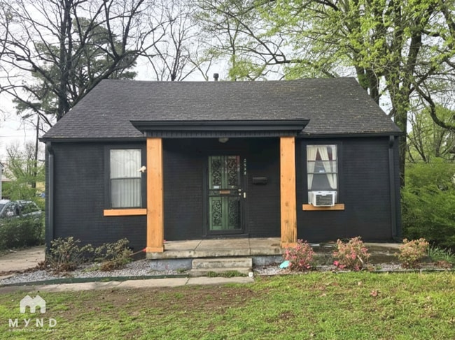 Building Photo - 2325 Riley Ave
