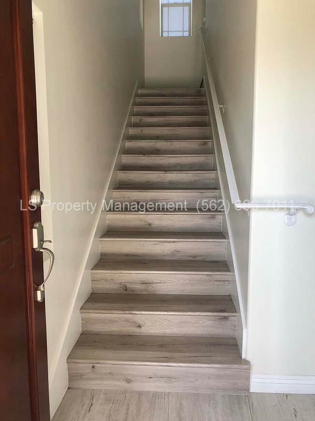 Foto del edificio - *Available NOW in Downey*!!